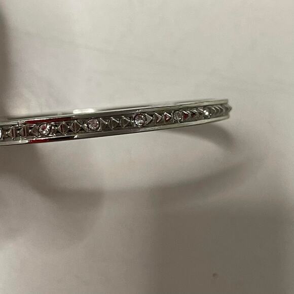 LOFT Ann Taylor silver tone bangle bracelet rhinestone signed costume jewelry - Picture 6 of 9